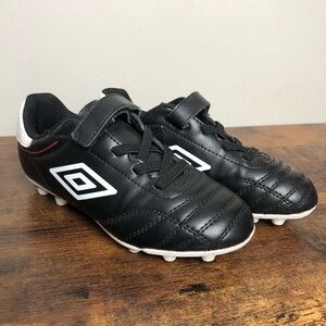 Umbro Classico VIII HGR Soccer Cleats